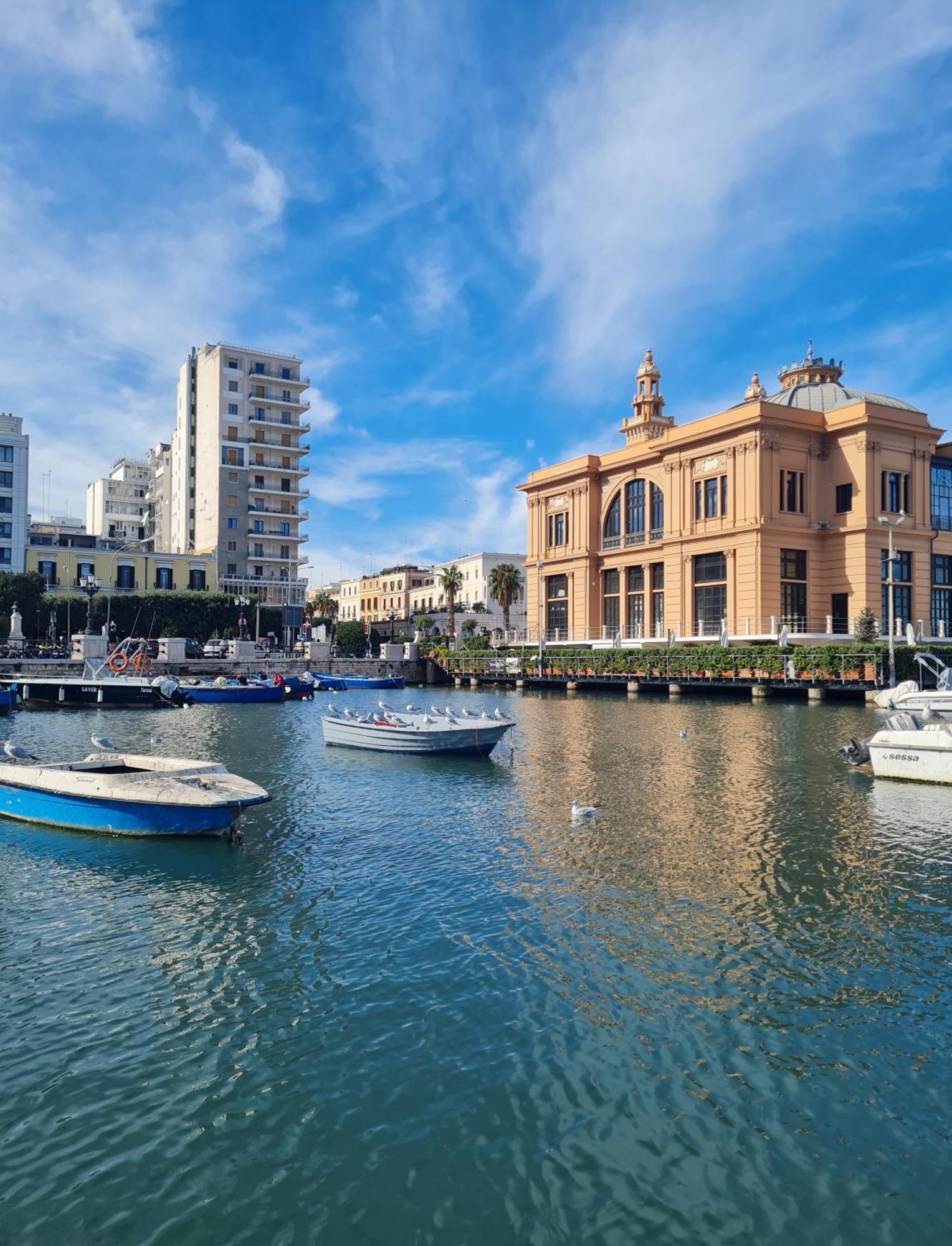 Casa Chloe - Vicino Al Porto E Basilica San Nicola Lejlighed Bari Eksteriør billede